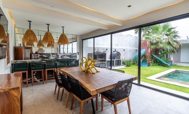 CASA EN VENTA CON ALBERCA EN  FRACCIONAMIENTO REFORMA