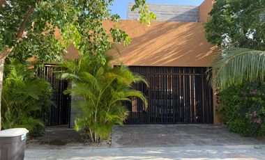 Casa Bonita en Venta, Privada Tamora, PANELES SOLARES, con amenidades