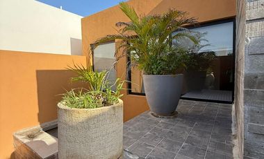 Casa Bonita en Venta, Privada Tamora, PANELES SOLARES, con amenidades