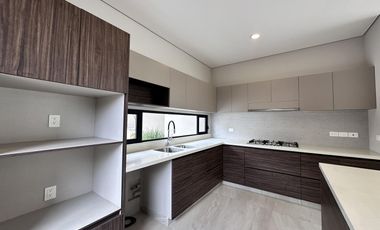 CASA EN FRACCIONAMIENTO REAL DE TETELA