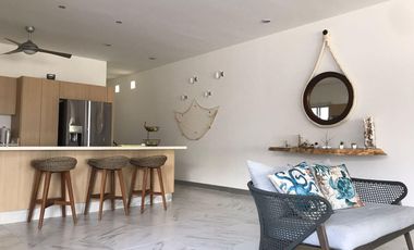 Departamento en planta baja frente al mar  en VENTA 3 recamaras