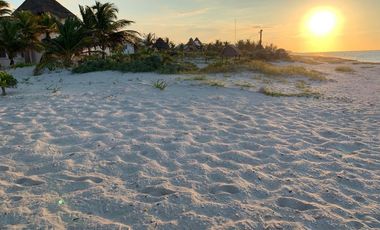 Departamento en planta baja frente al mar  en VENTA 3 recamaras