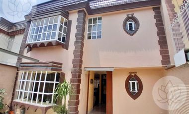 Casa en  VENTA en Privada con 3 Recámaras,  Toluca
