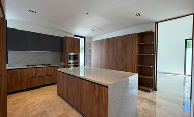 Casa en venta en Mérida dentro de Club de Golf | Casa Irina |