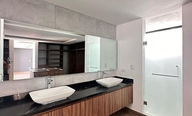 VENTA casa en Angelopolis II 5 recamaras y jardin