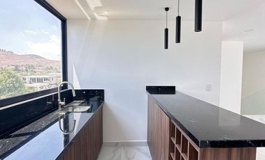 VENTA casa en Angelopolis II 5 recamaras y jardin