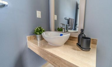 CASA DE 3 RECÁMARAS - TERRAZA - SIN COLINDANCIAS. PLAYA DEL CARMEN. ENTREGA INMEDIATA