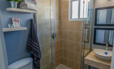 CASA DE 3 RECÁMARAS - TERRAZA - SIN COLINDANCIAS. PLAYA DEL CARMEN. ENTREGA INMEDIATA