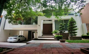Casa muy amplia en venta, fraccionamiento Puerta de Hierro Puebla