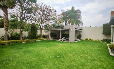 Casa muy amplia en venta, fraccionamiento Puerta de Hierro Puebla