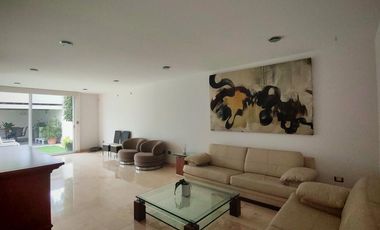 Casa muy amplia en venta, fraccionamiento Puerta de Hierro Puebla