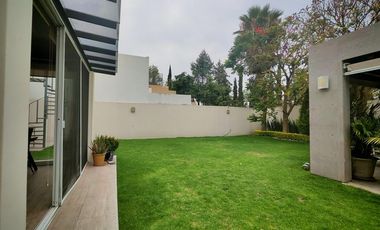 Casa muy amplia en venta, fraccionamiento Puerta de Hierro Puebla