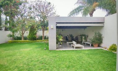 Casa muy amplia en venta, fraccionamiento Puerta de Hierro Puebla