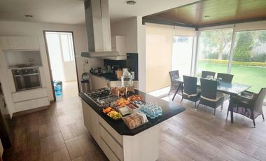 Casa muy amplia en venta, fraccionamiento Puerta de Hierro Puebla