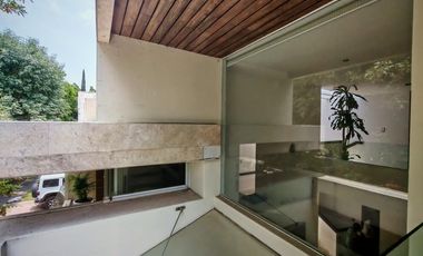 Casa muy amplia en venta, fraccionamiento Puerta de Hierro Puebla