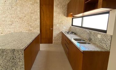 CASA EN VENTA, DE UNA PLANTA, PRIVADA ROCIO, ENTREGA INMEDIATA