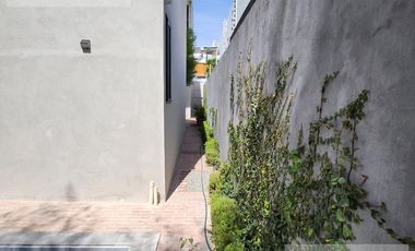 Casa en Fraccionamiento El Pedregal de Querétaro