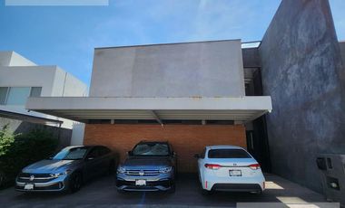 Casa en Fraccionamiento El Pedregal de Querétaro