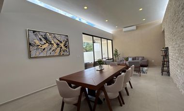 Casa Country en VENTA con alberca privada cerca de Mérida