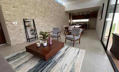 Casa Country en VENTA con alberca privada cerca de Mérida