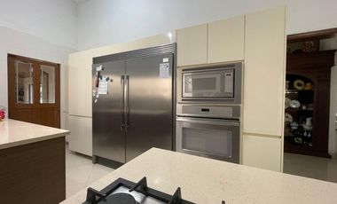 Hermosa Residencia en Colonial de la Sierra, San Pedro Garza García, N. L.