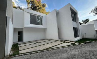 Casa en Fraccionamiento Lomas de Cuernavaca