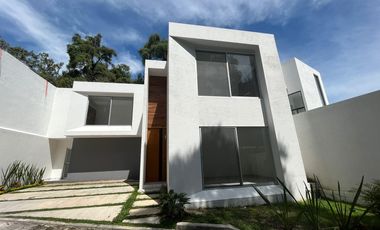 Casa en Fraccionamiento Lomas de Cuernavaca