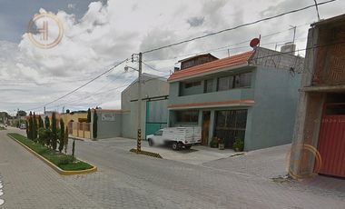 Casa con Bodega en Barrio De Guadalupe a 7 min. del Zócalo Libres, Puebla.