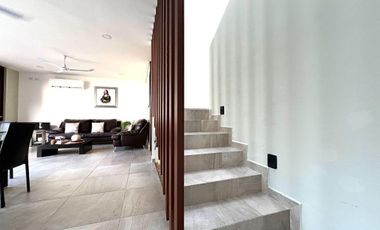 CASA EN VENTA EN PRIVADA TAMORA EQUIPADA, CONKAL.