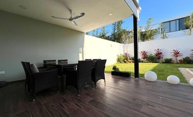 CASA EN VENTA EN PRIVADA TAMORA EQUIPADA, CONKAL.