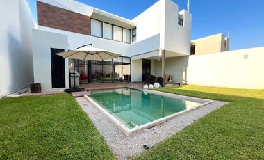 CASA EN VENTA EN PRIVADA TAMORA EQUIPADA, CONKAL.