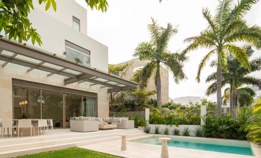 Casa en venta dentro de Laguna 1 Puerto Cancún