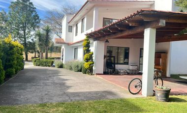 RENTA DE CASA EN FRACCIONAMIENTO VALLE ZAMARRERO EN ZINACANTEPEC