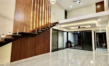 Casa de 4 recámaras en privada con amenidades en venta en Temozón Norte