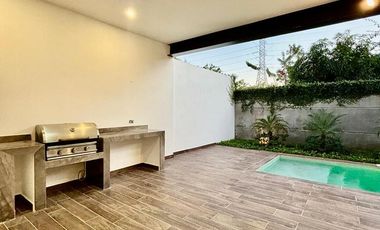 Casa de 4 recámaras en privada con amenidades en venta en Temozón Norte