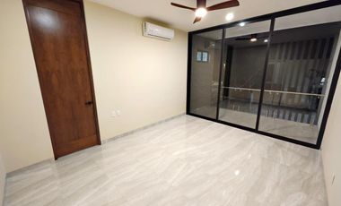 Casa de 4 recámaras en privada con amenidades en venta en Temozón Norte