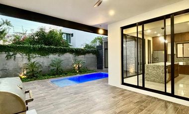 Casa de 4 recámaras en privada con amenidades en venta en Temozón Norte