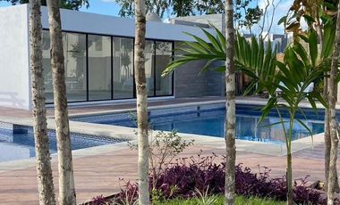 CASA EN VENTA EN PLAYA DEL CARMEN 3 HABITACIONES CON GYM, CASA CLUB ALBERCA, GRILL, PRIVADO