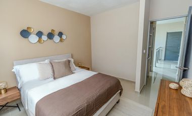 CASA EN VENTA EN PLAYA DEL CARMEN 3 HABITACIONES CON GYM, CASA CLUB ALBERCA, GRILL, PRIVADO