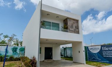 CASA EN VENTA EN PLAYA DEL CARMEN 3 HABITACIONES CON GYM, CASA CLUB ALBERCA, GRILL, PRIVADO