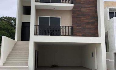 Casa en Venta en Fraccionamiento Haciendas del Rull, Tampico Tamaulipas.