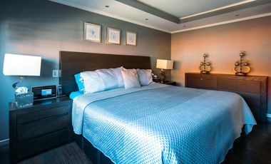 Venta de casa en condominio completamente remodelada en Av Centenario