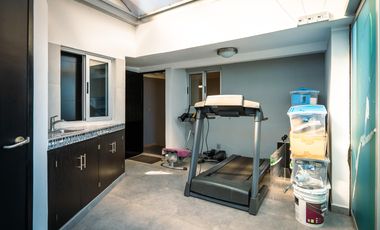 Venta de casa en condominio completamente remodelada en Av Centenario