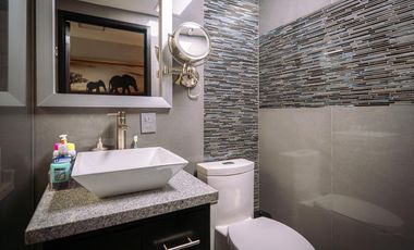 Venta de casa en condominio completamente remodelada en Av Centenario