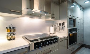 Venta de casa en condominio completamente remodelada en Av Centenario