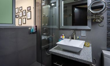 Venta de casa en condominio completamente remodelada en Av Centenario