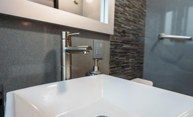 Venta de casa en condominio completamente remodelada en Av Centenario