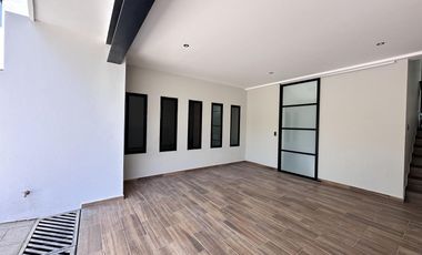 CASA EN LOMAS DE ATZINGO