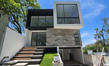 CASA EN LOMAS DE ATZINGO