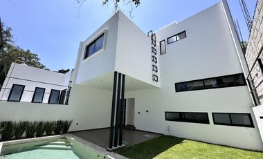 CASA EN LOMAS DE ATZINGO